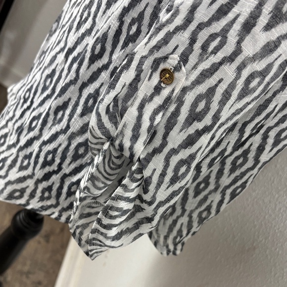 129  NWT  I. N. Studio Women's Black and White Patterned Top. SzPM - Picture 6 of 11